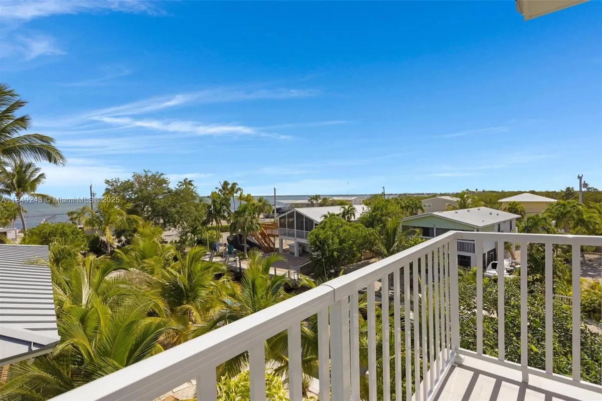 142 Peg Leg Ln, Lower Keys FL 33042