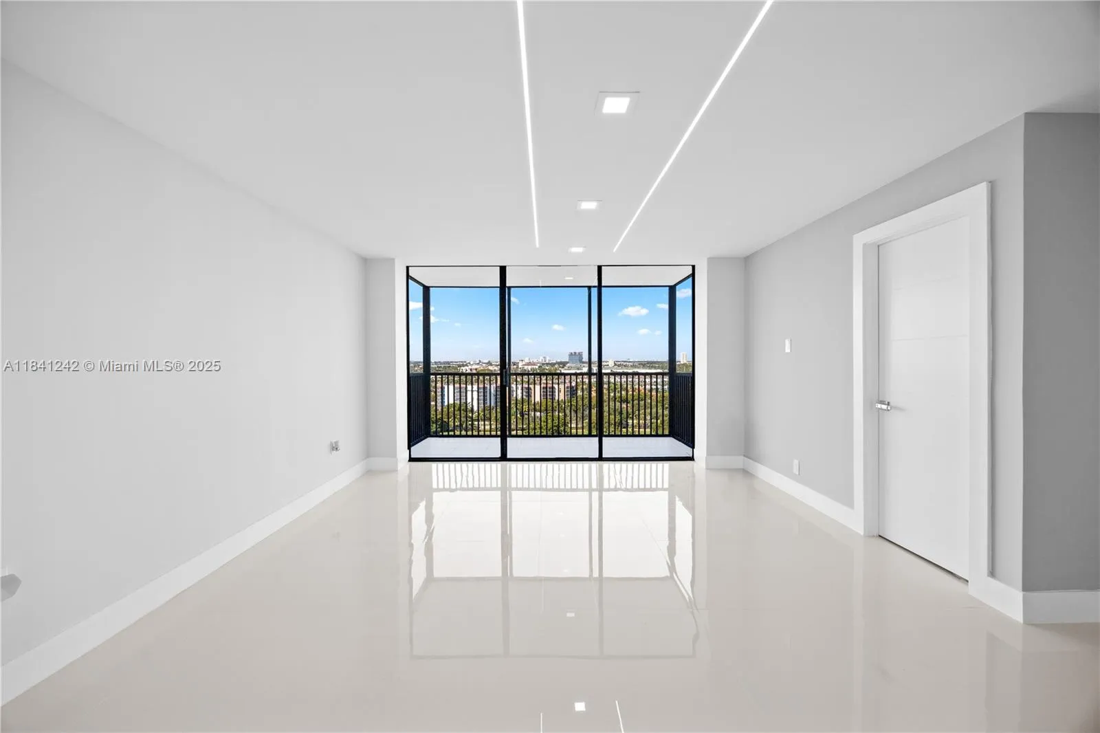 20379 W Country Club Drive # 1631, Aventura FL 33180