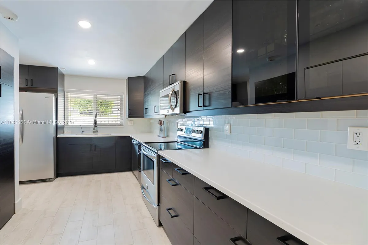 8225 SW 81st Ct, Miami FL 33143