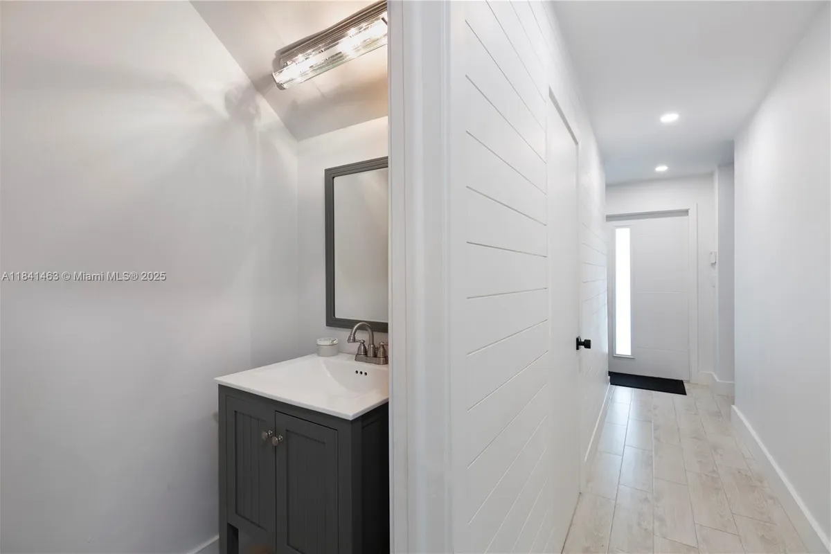 8225 SW 81st Ct, Miami FL 33143