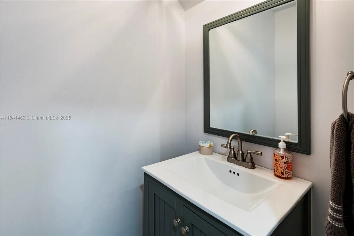 8225 SW 81st Ct, Miami FL 33143