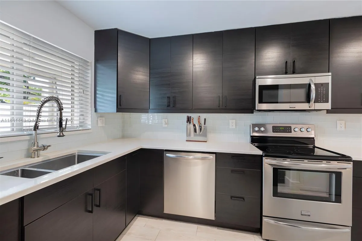 8225 SW 81st Ct, Miami FL 33143