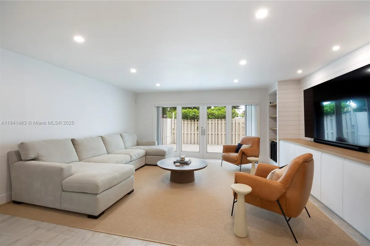 8225 SW 81st Ct, Miami FL 33143