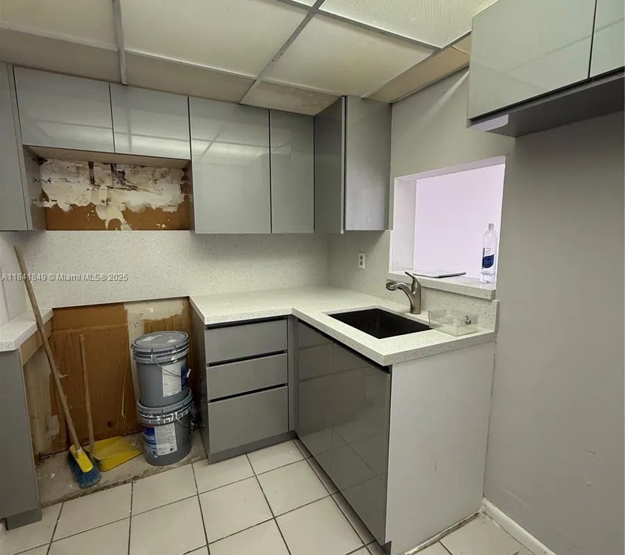 6820 W Flagler St # 407, Miami FL 33144