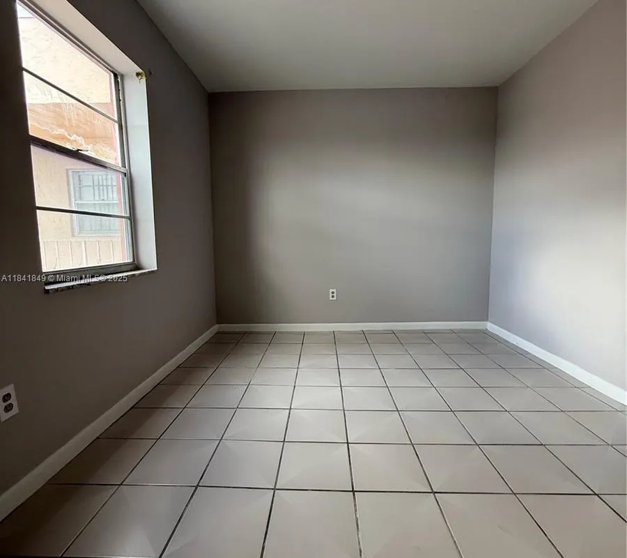 6820 W Flagler St # 407, Miami FL 33144