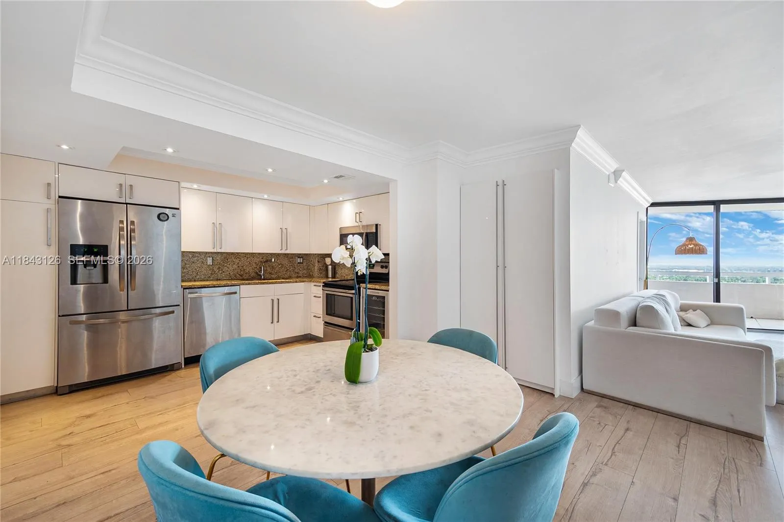 2000 Towerside Ter # 9, Miami FL 33138