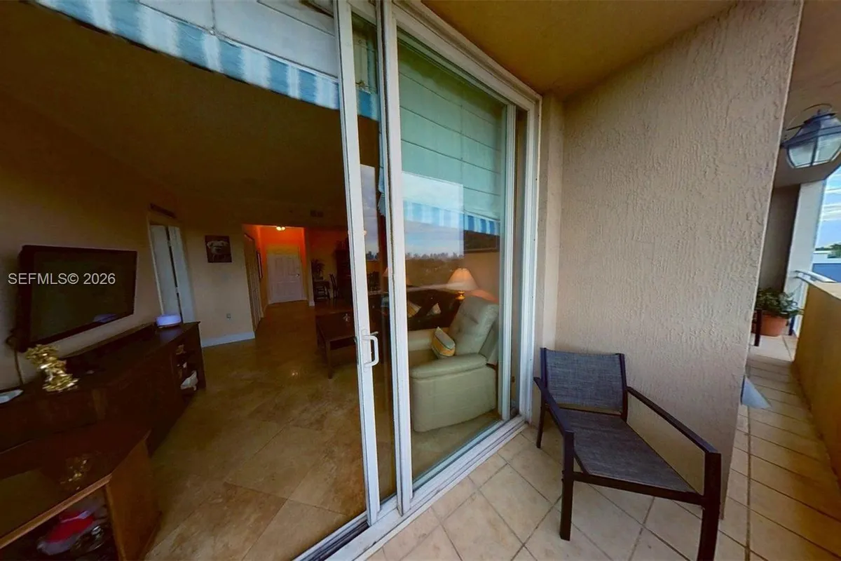 2425 SW 27th Ave # 701, Miami FL 33145