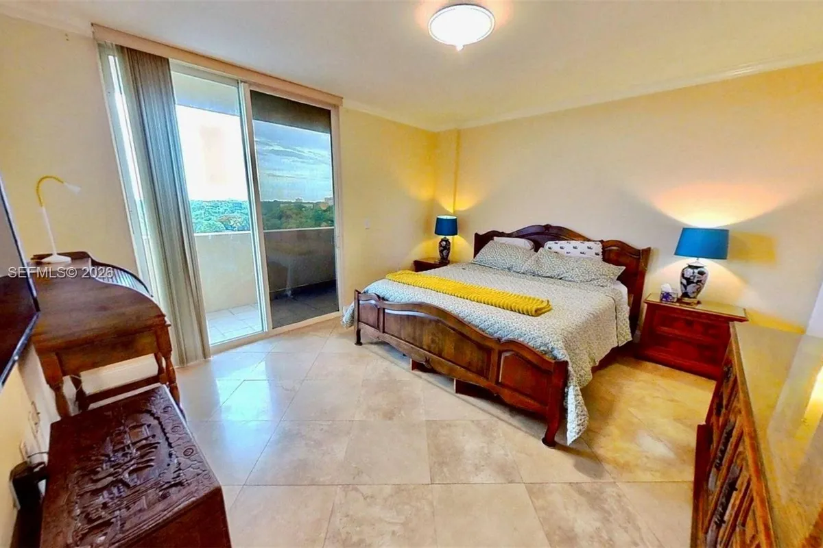 2425 SW 27th Ave # 701, Miami FL 33145