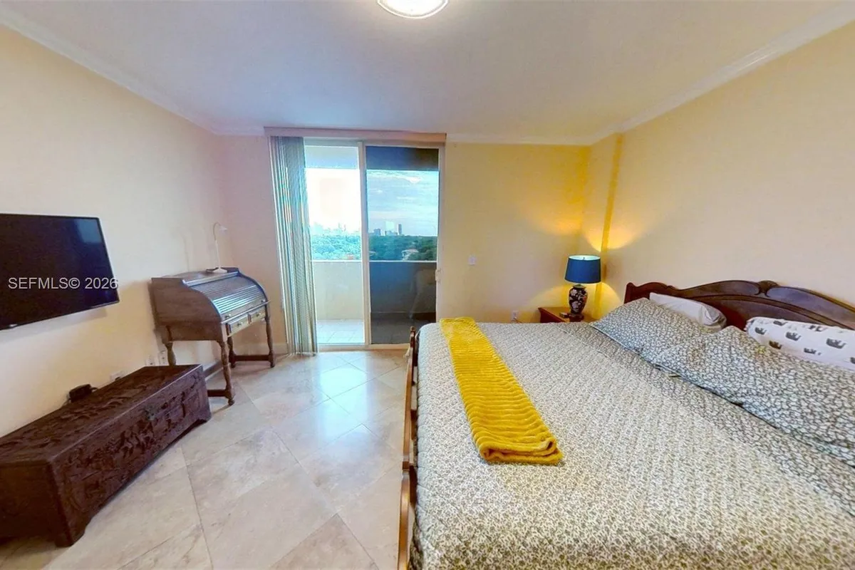 2425 SW 27th Ave # 701, Miami FL 33145