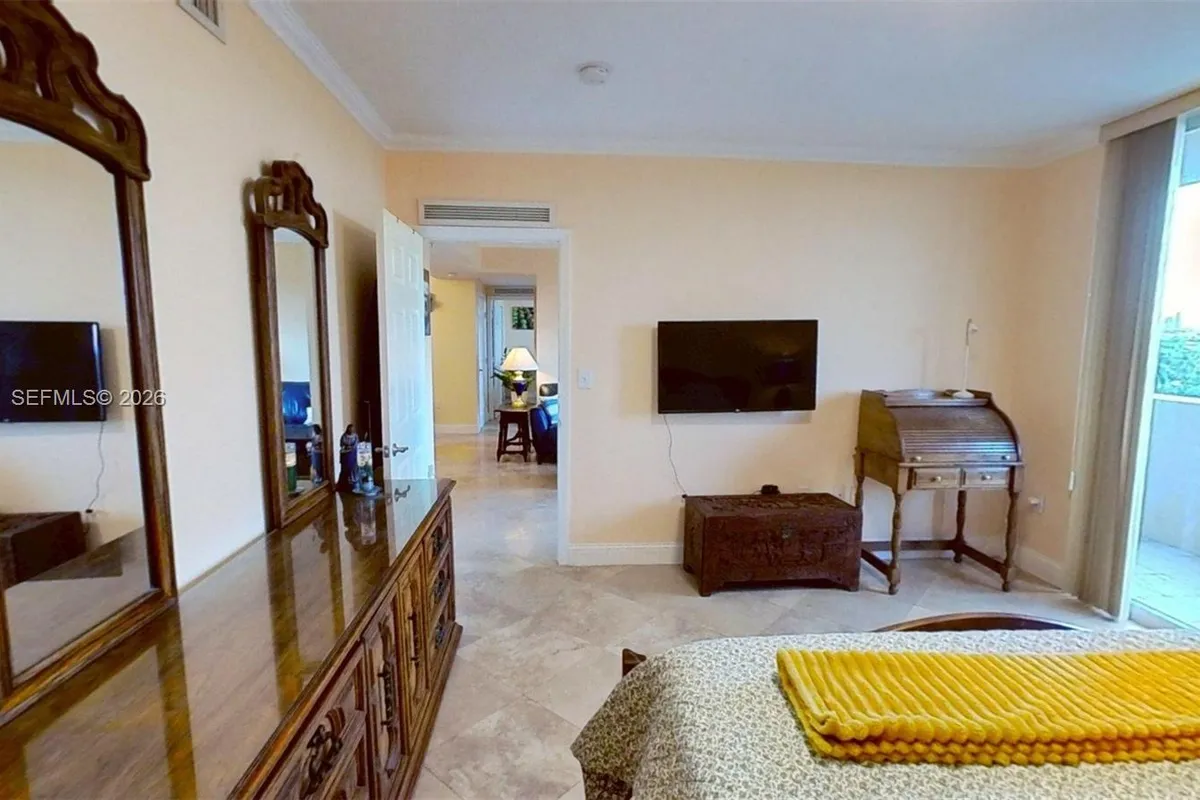 2425 SW 27th Ave # 701, Miami FL 33145