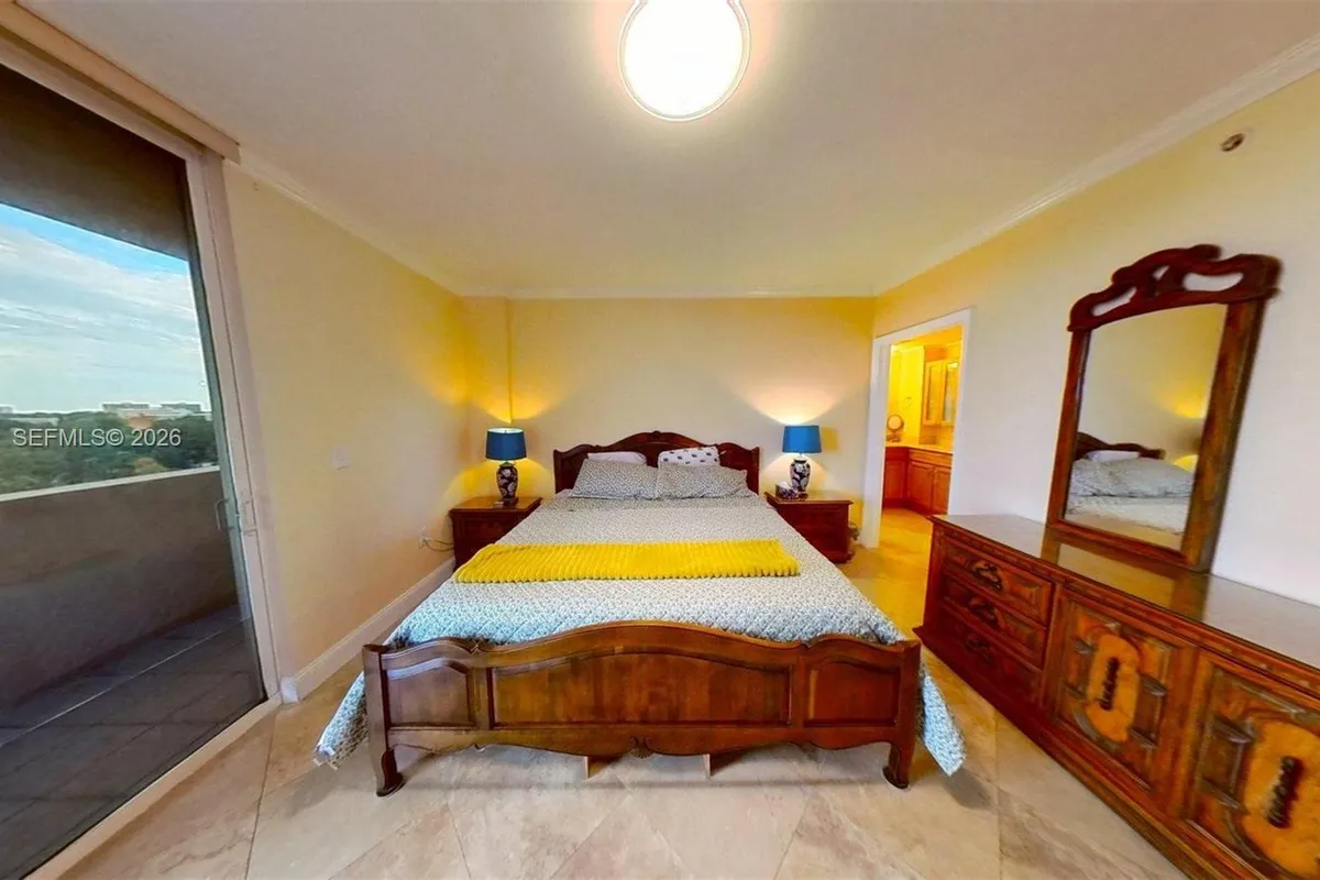 2425 SW 27th Ave # 701, Miami FL 33145