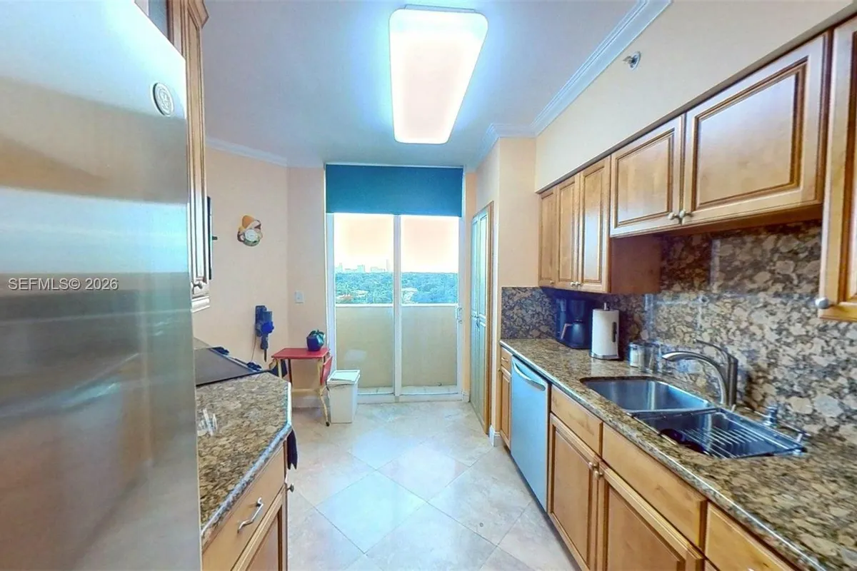 2425 SW 27th Ave # 701, Miami FL 33145