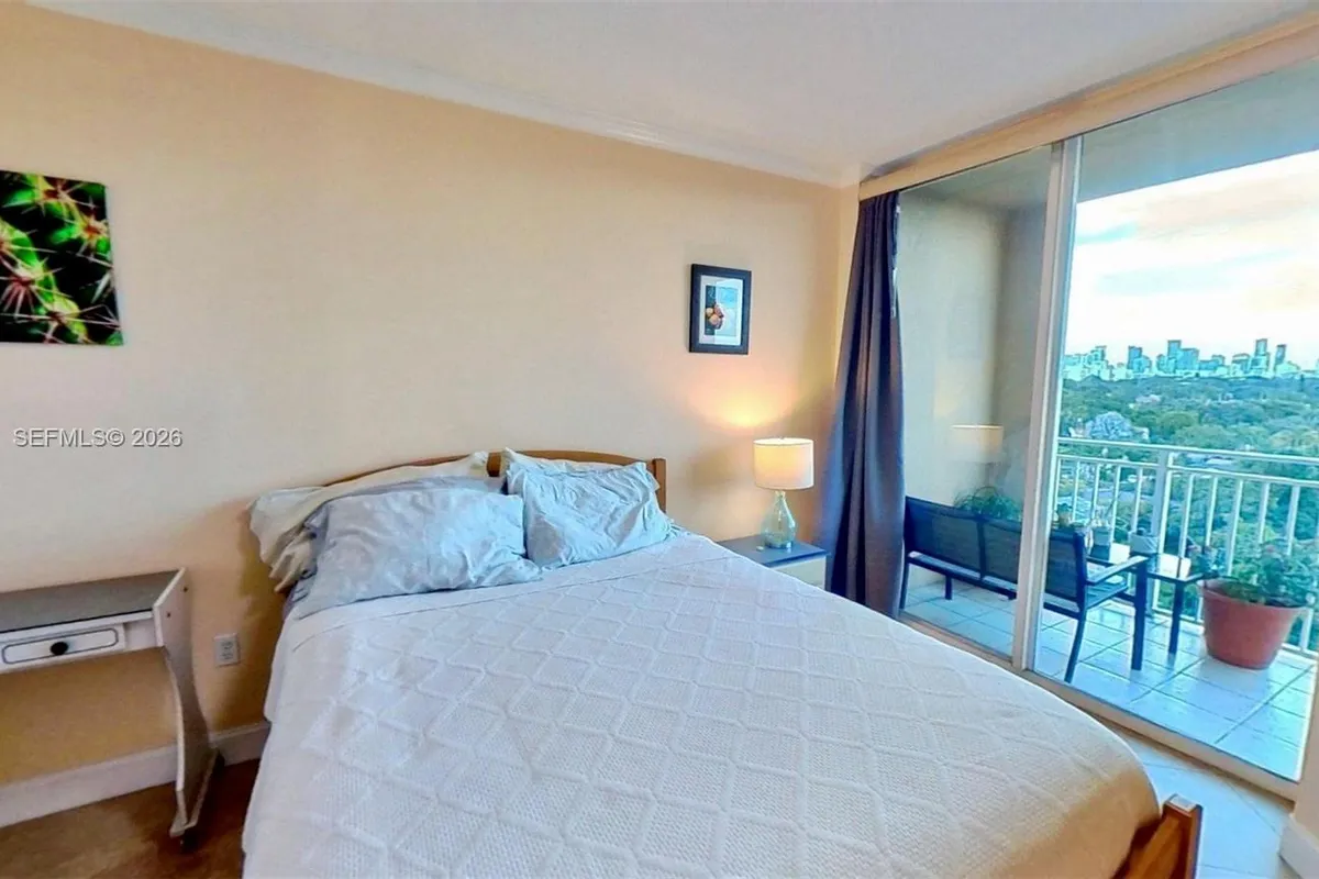 2425 SW 27th Ave # 701, Miami FL 33145