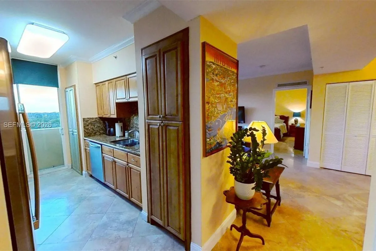 2425 SW 27th Ave # 701, Miami FL 33145