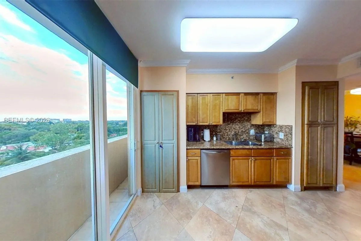 2425 SW 27th Ave # 701, Miami FL 33145