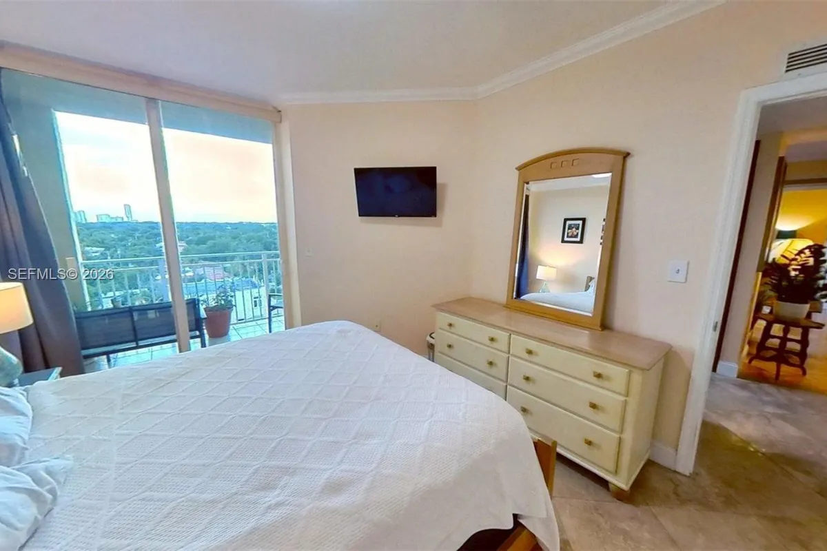 2425 SW 27th Ave # 701, Miami FL 33145