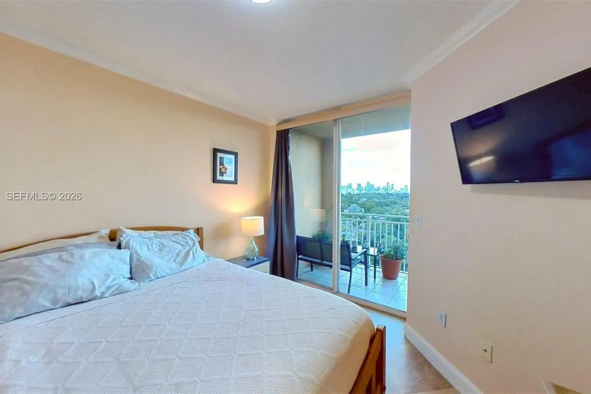 2425 SW 27th Ave # 701, Miami FL 33145