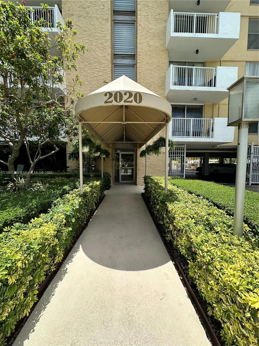 2020 NE 135th St # 807, North Miami FL 33181