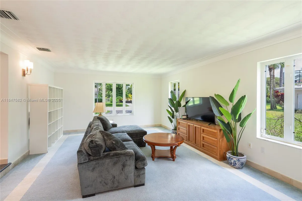 13020 SW 70th Ave, Pinecrest FL 33156