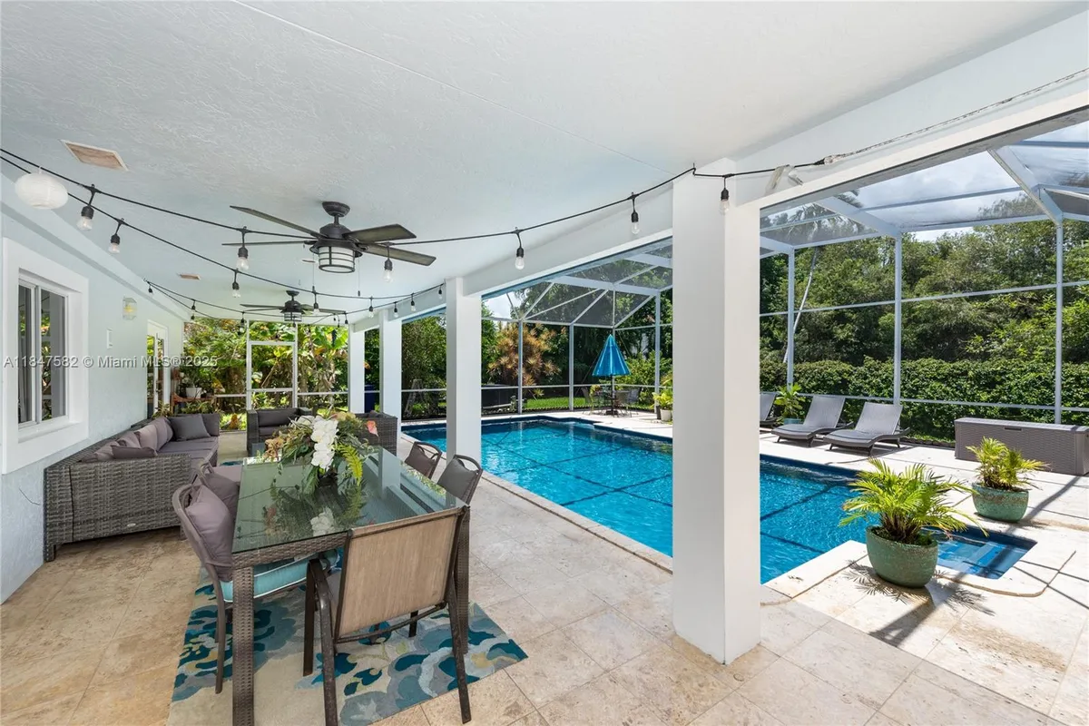 13020 SW 70th Ave, Pinecrest FL 33156