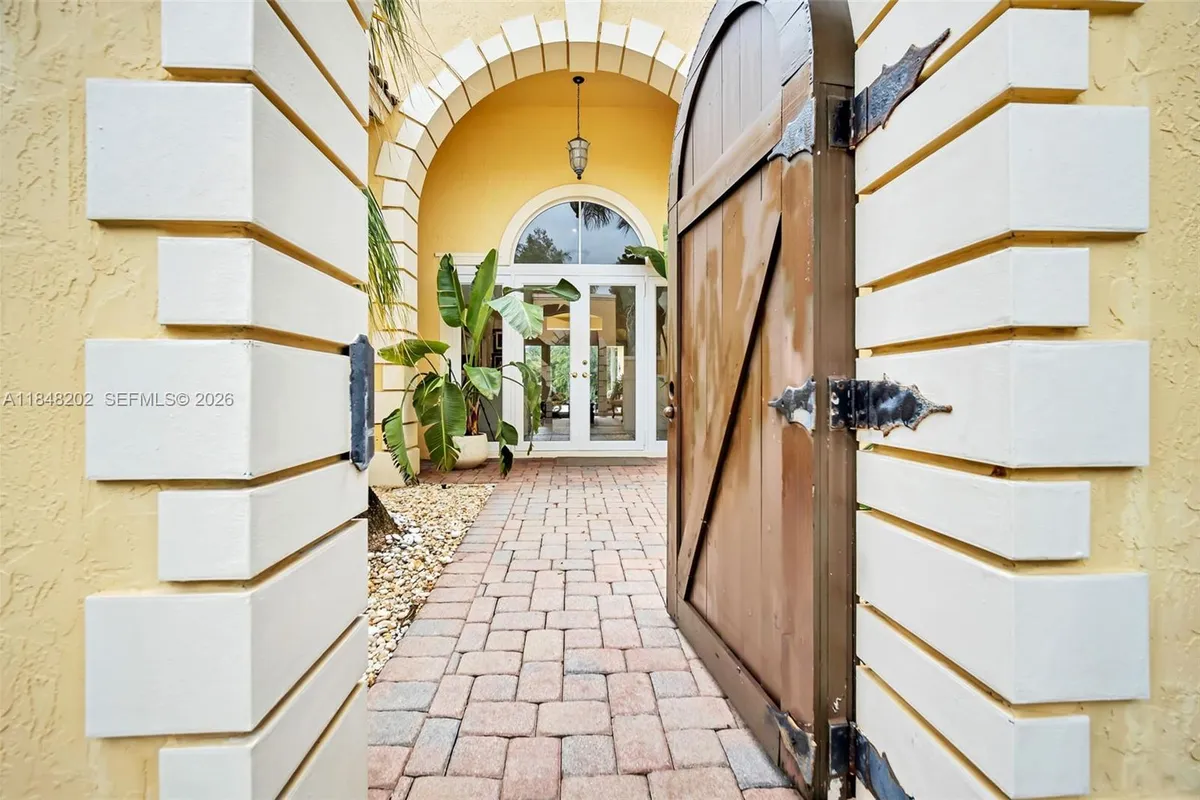 14211 Sunset Ln, Southwest Ranches FL 33330