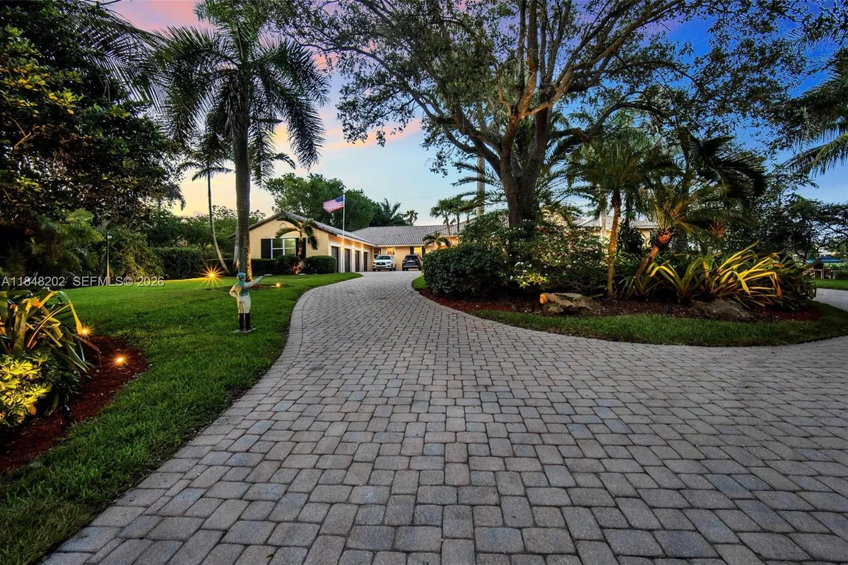 14211 Sunset Ln, Southwest Ranches FL 33330