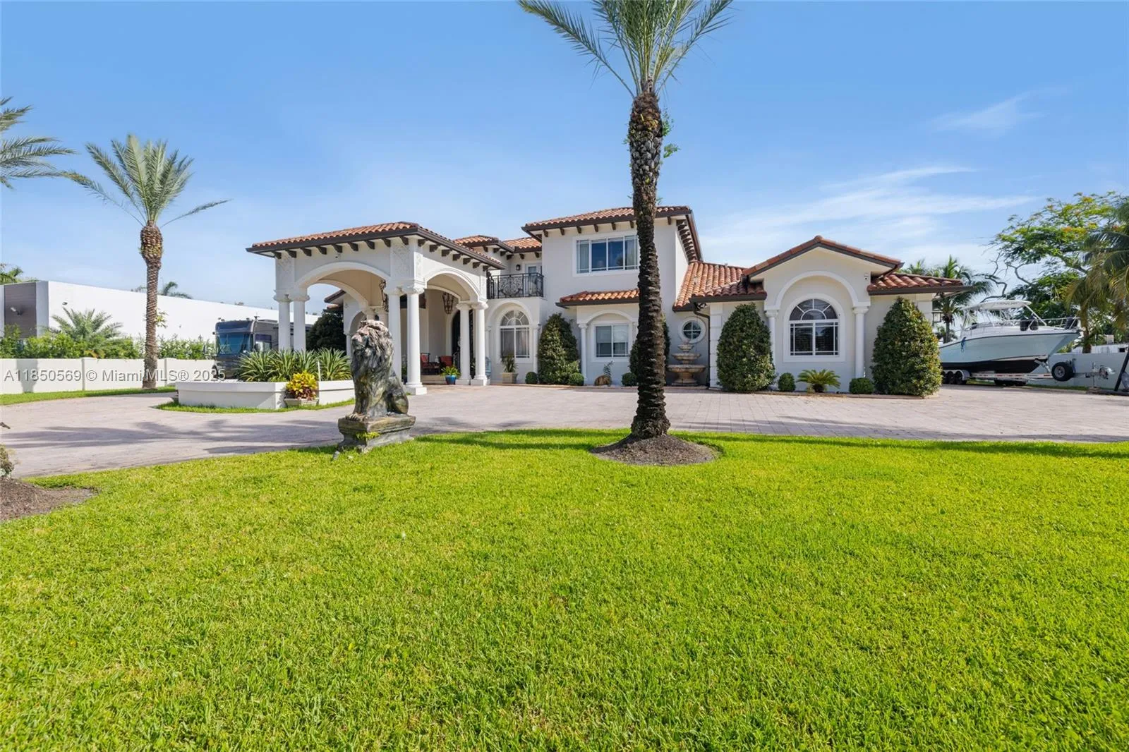 9861 NW 135th St, Hialeah Gardens FL 33018