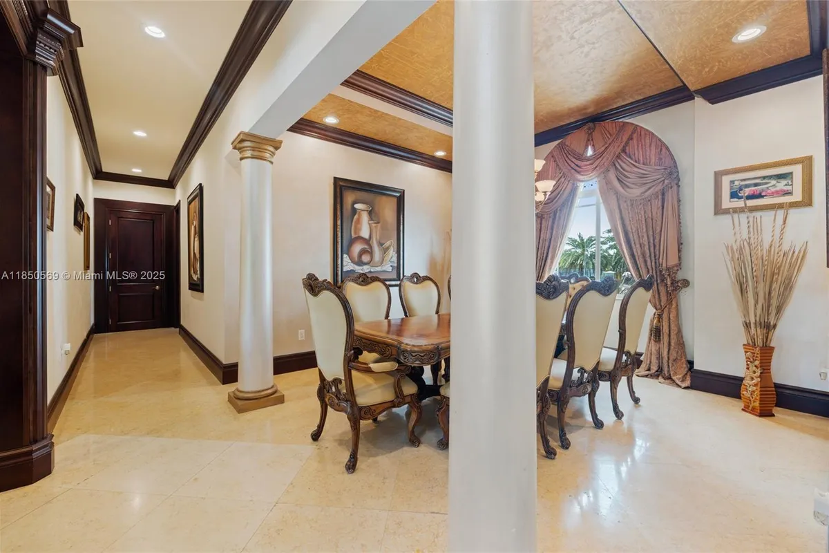 9861 NW 135th St, Hialeah Gardens FL 33018