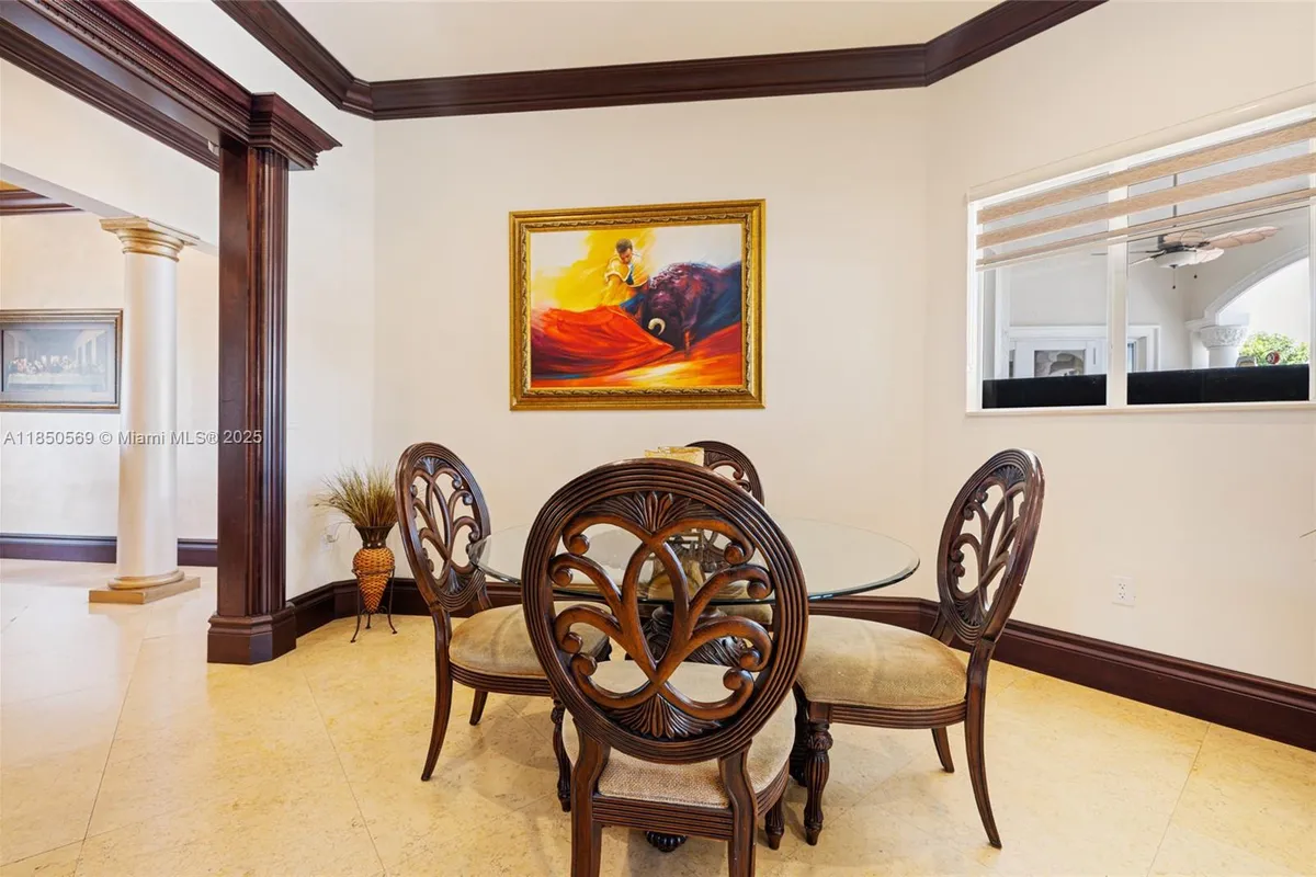 9861 NW 135th St, Hialeah Gardens FL 33018