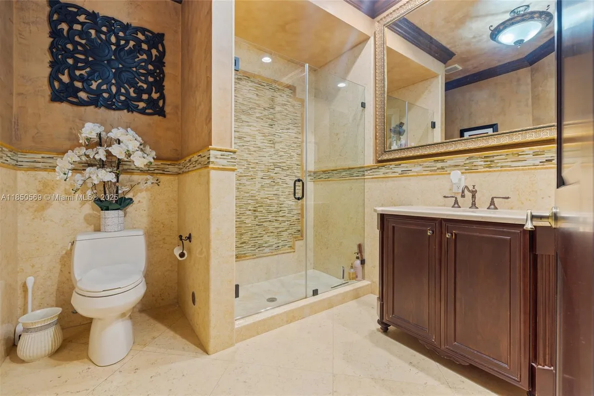 9861 NW 135th St, Hialeah Gardens FL 33018