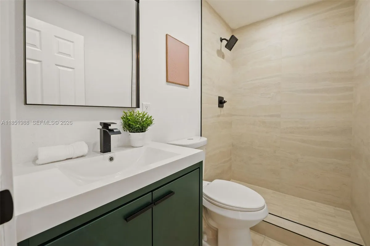 6965 NW 21st Ct, Miami FL 33147