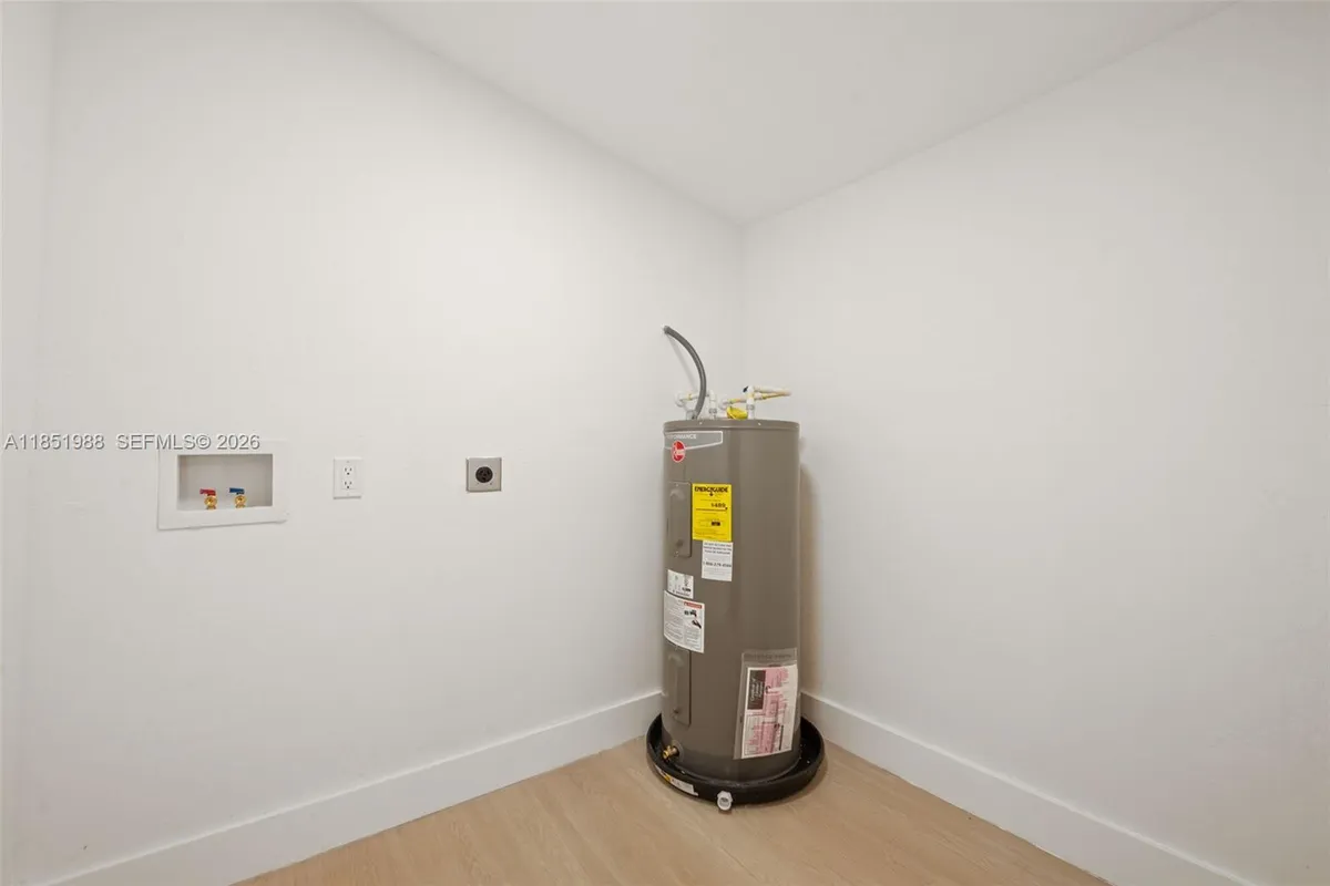 6965 NW 21st Ct, Miami FL 33147