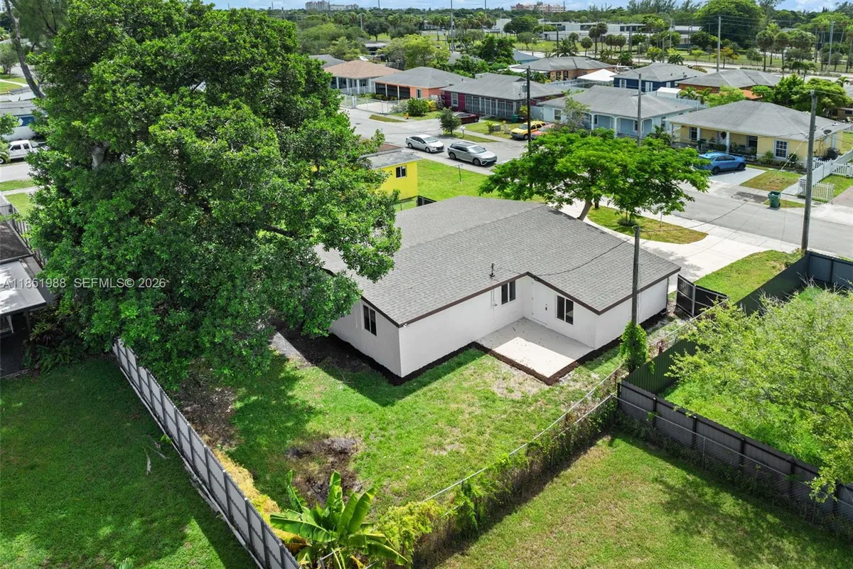 6965 NW 21st Ct, Miami FL 33147