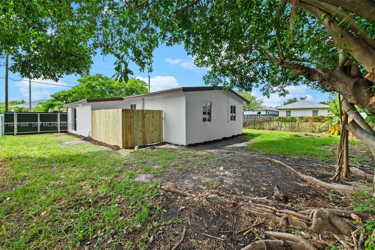 6965 NW 21st Ct, Miami FL 33147