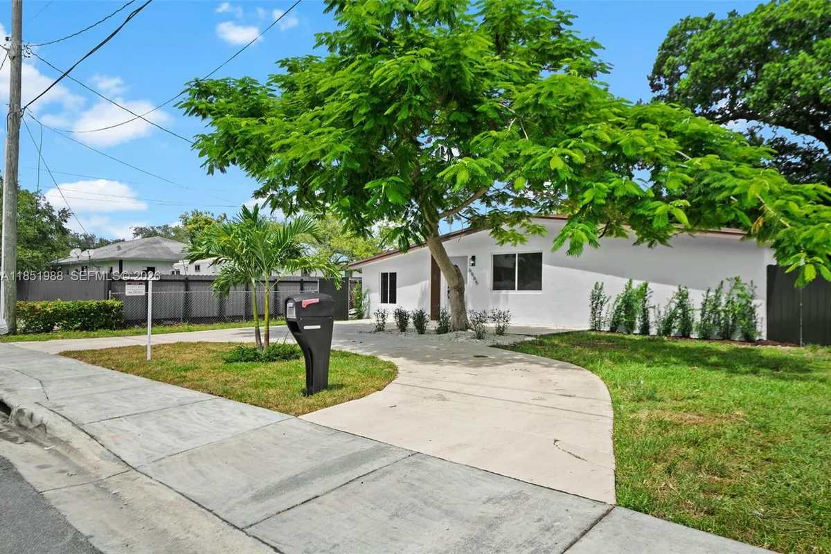 6965 NW 21st Ct, Miami FL 33147