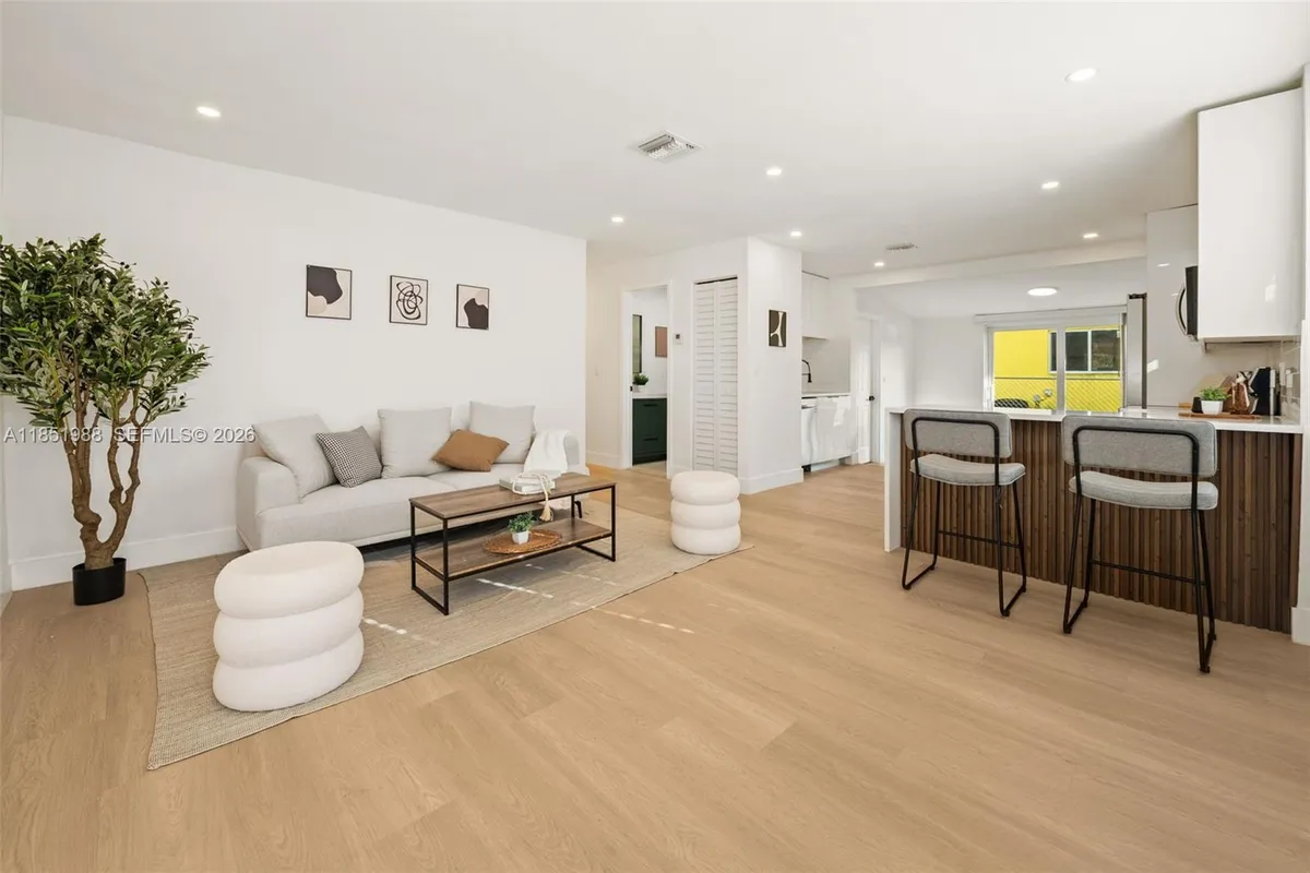 6965 NW 21st Ct, Miami FL 33147