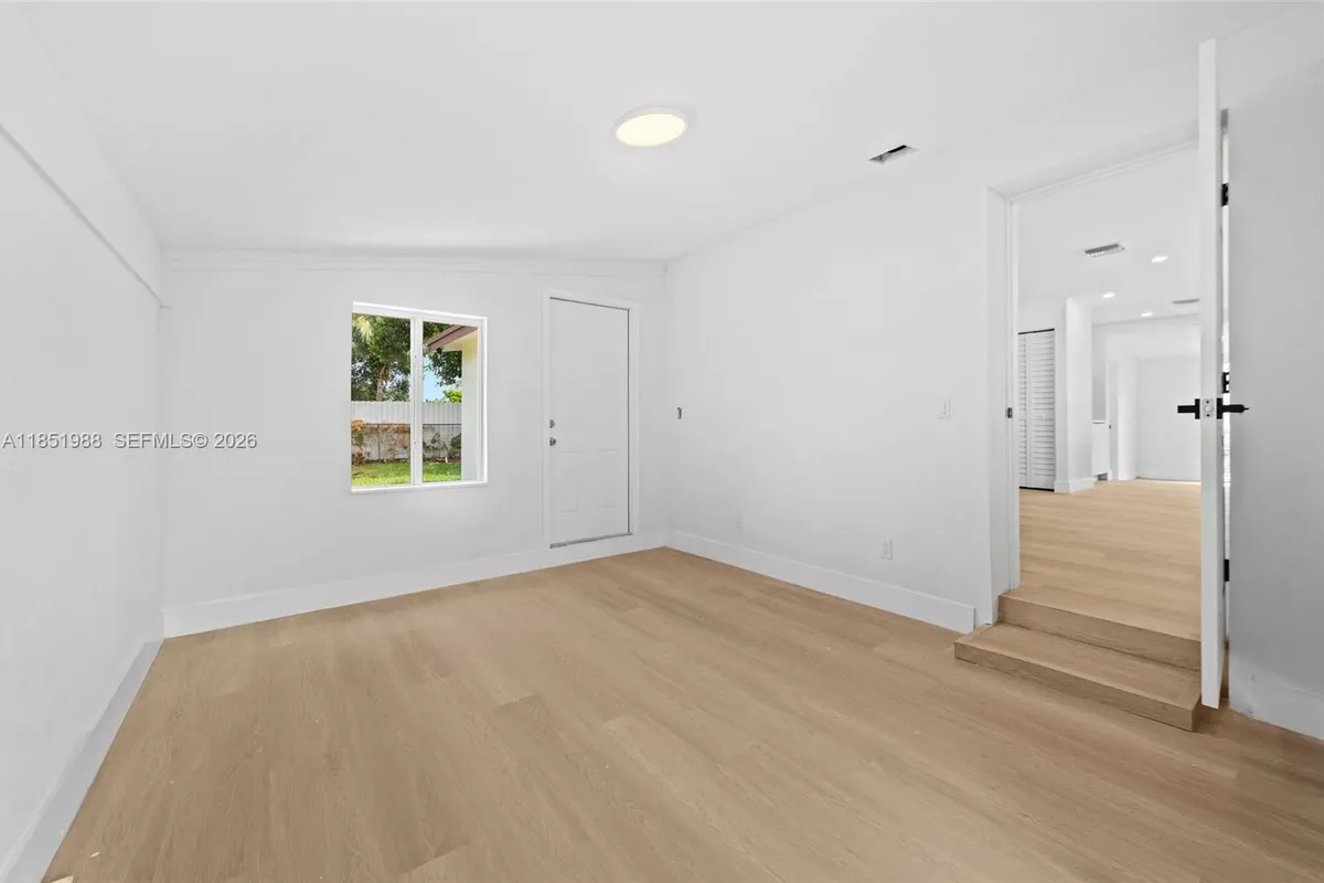 6965 NW 21st Ct, Miami FL 33147