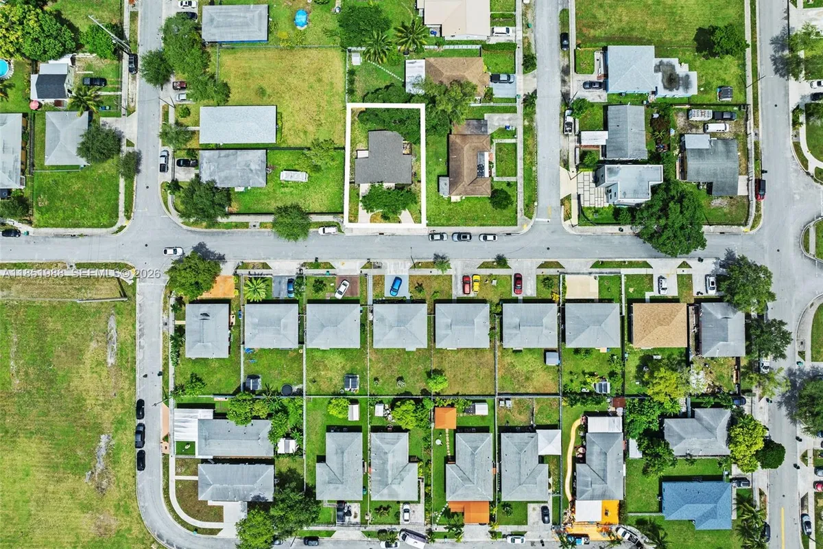 6965 NW 21st Ct, Miami FL 33147