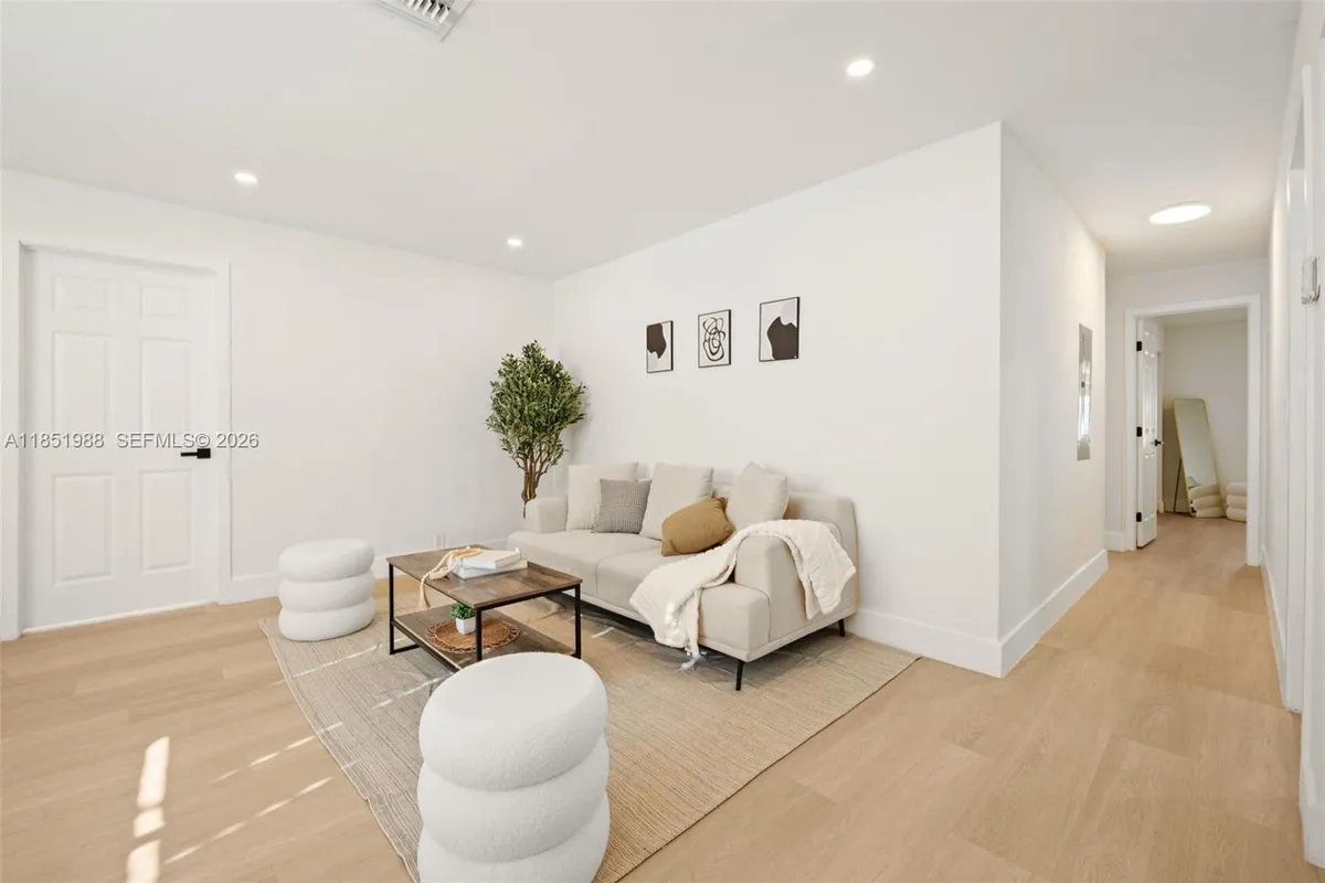 6965 NW 21st Ct, Miami FL 33147