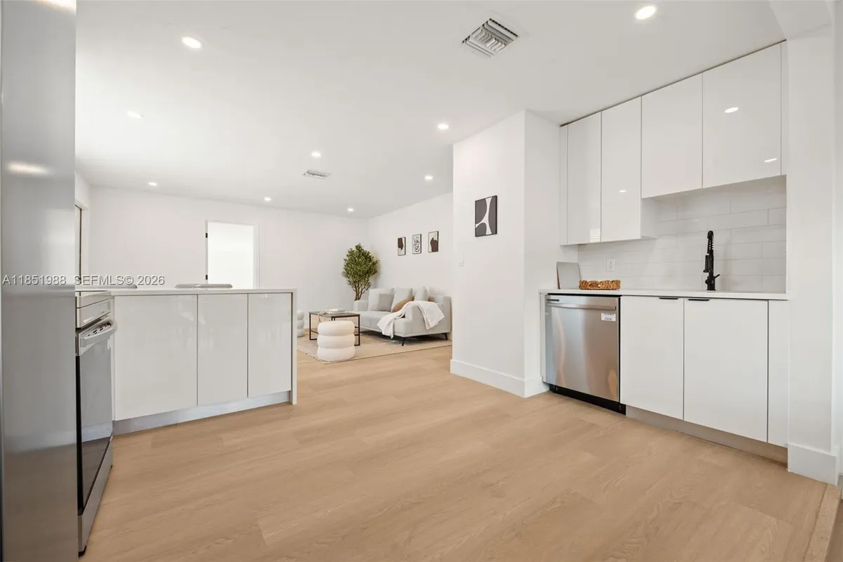 6965 NW 21st Ct, Miami FL 33147