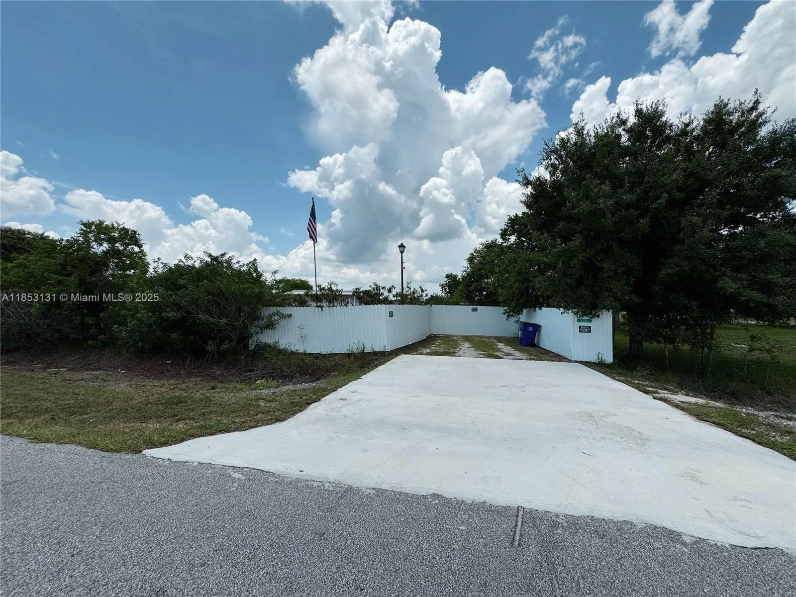 1321 BLUFF HAMMOCK RD, Lorida FL 33857