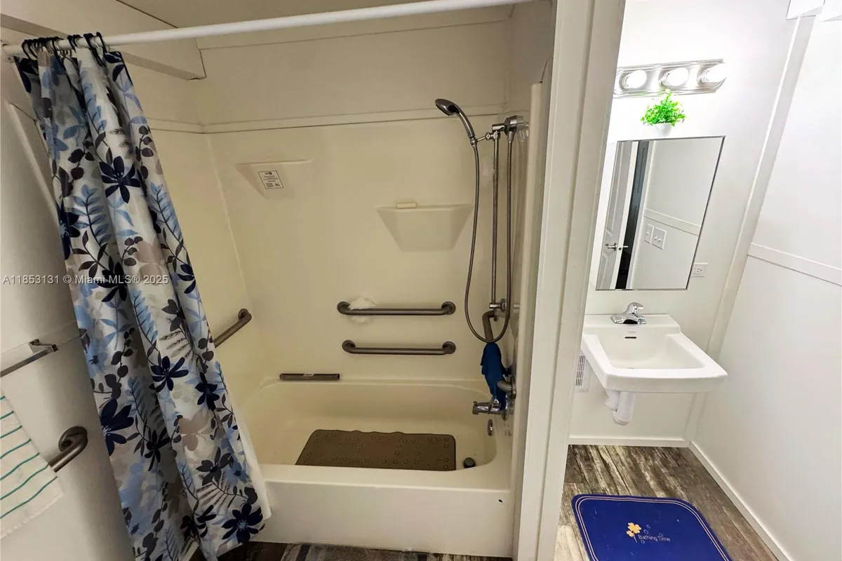 1321 BLUFF HAMMOCK RD, Lorida FL 33857