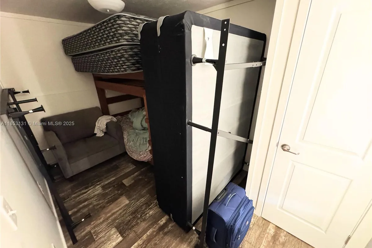 1321 BLUFF HAMMOCK RD, Lorida FL 33857