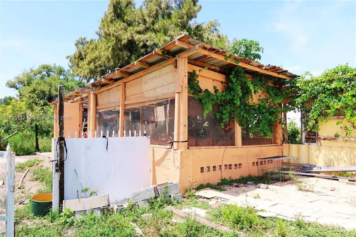 1321 BLUFF HAMMOCK RD, Lorida FL 33857