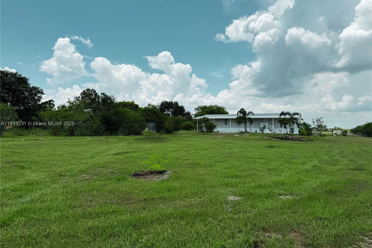 1321 BLUFF HAMMOCK RD, Lorida FL 33857