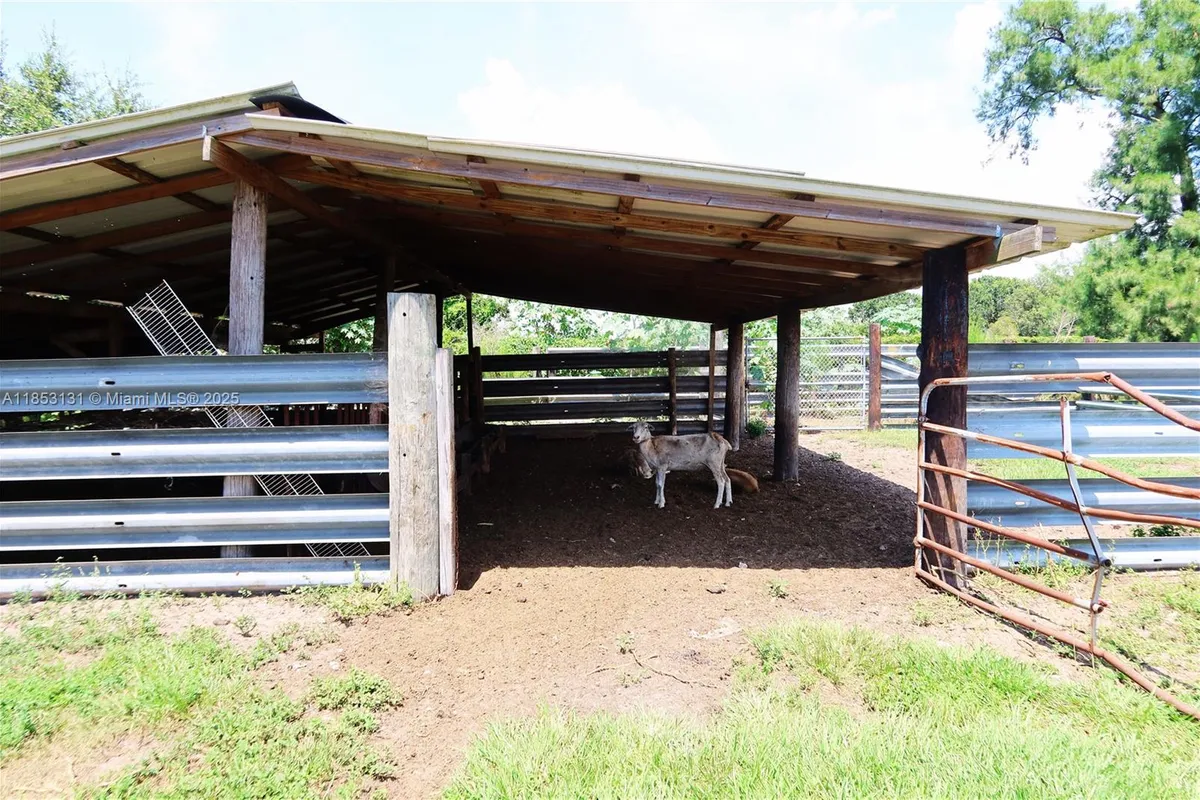 1321 BLUFF HAMMOCK RD, Lorida FL 33857