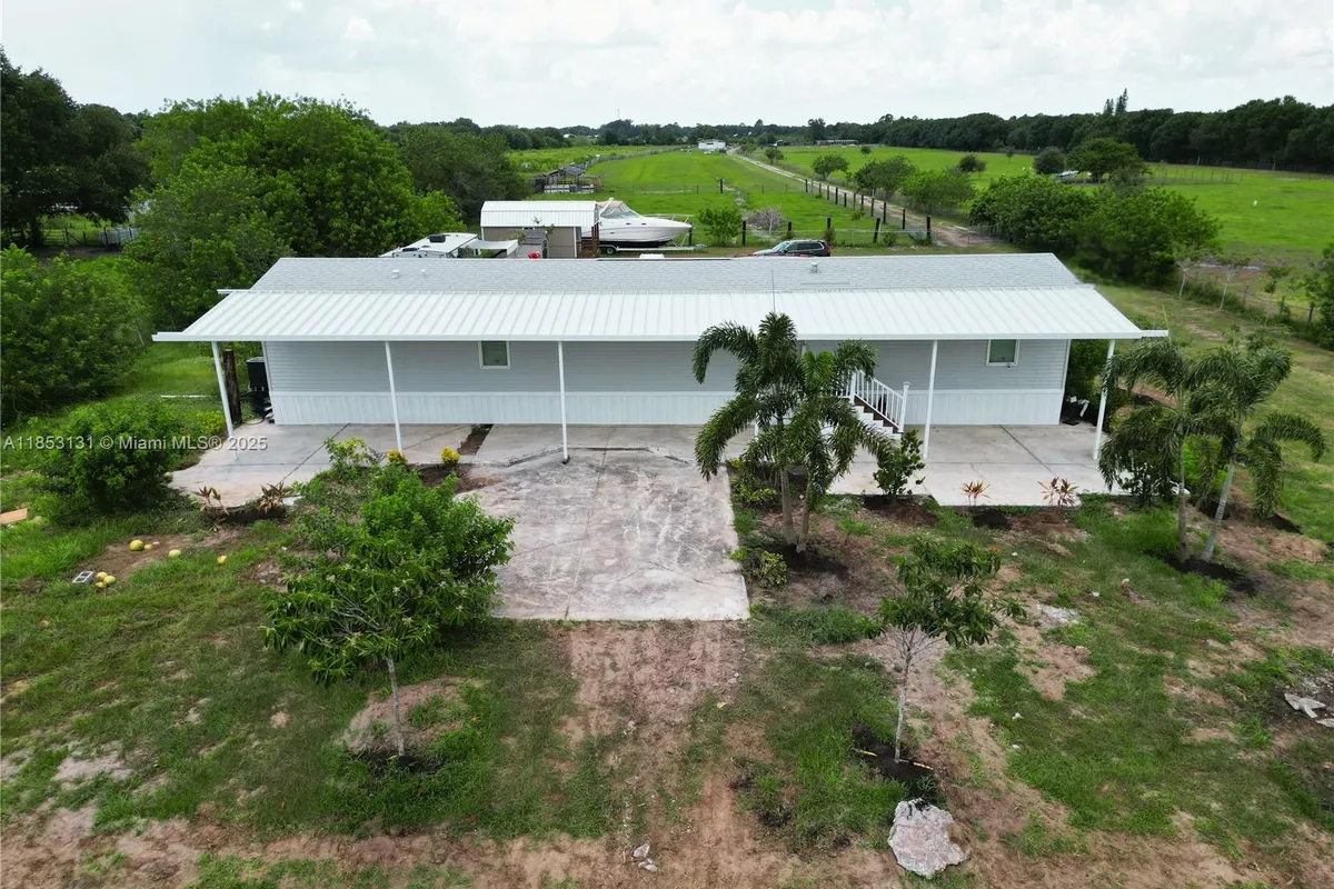 1321 BLUFF HAMMOCK RD, Lorida FL 33857