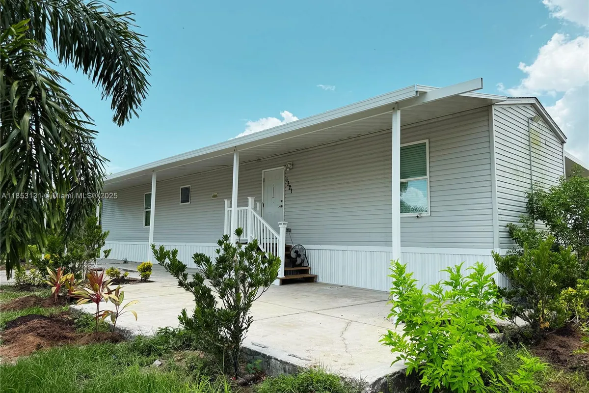 1321 BLUFF HAMMOCK RD, Lorida FL 33857