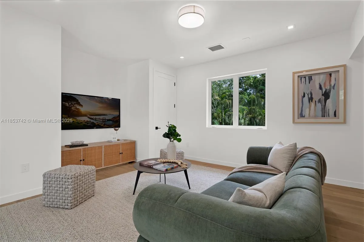 5835 SW 81st St, South Miami FL 33143