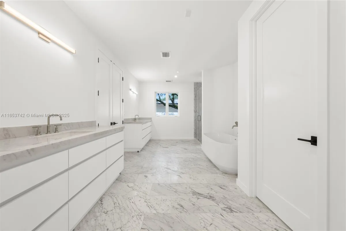 5835 SW 81st St, South Miami FL 33143